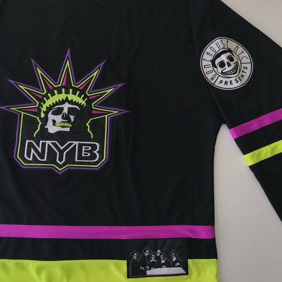 Size Large - Picture 16 of 16